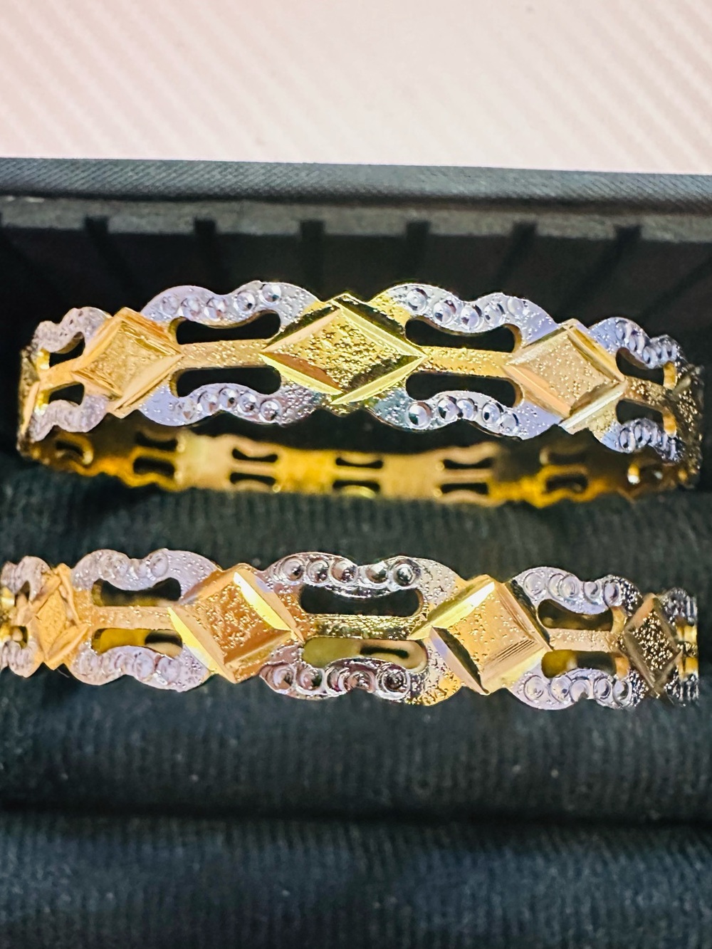Elegant Two-Tone Gold and Silver Women’s Link Bracelet
